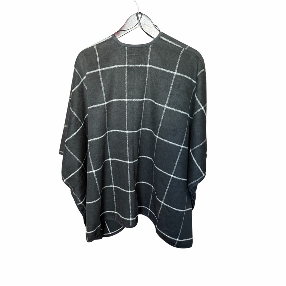 Old Navy Black and White Plaid Shawl Size M-L - Picture 2 of 4